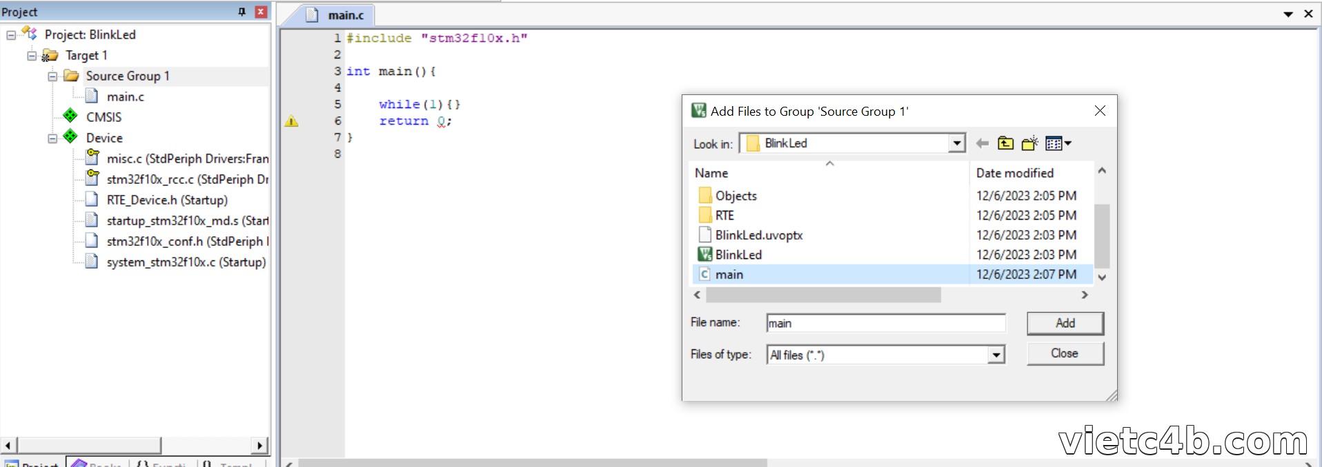 Thêm file main.c vào Source Group của project Keil STM32